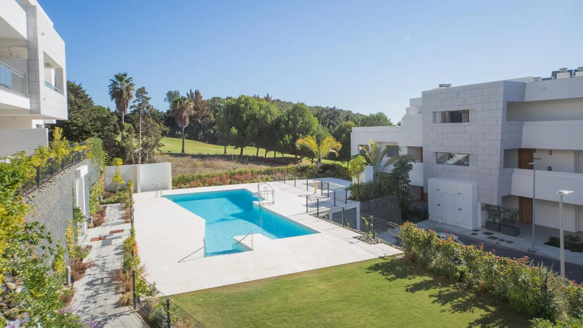 Casares Green 9 1B