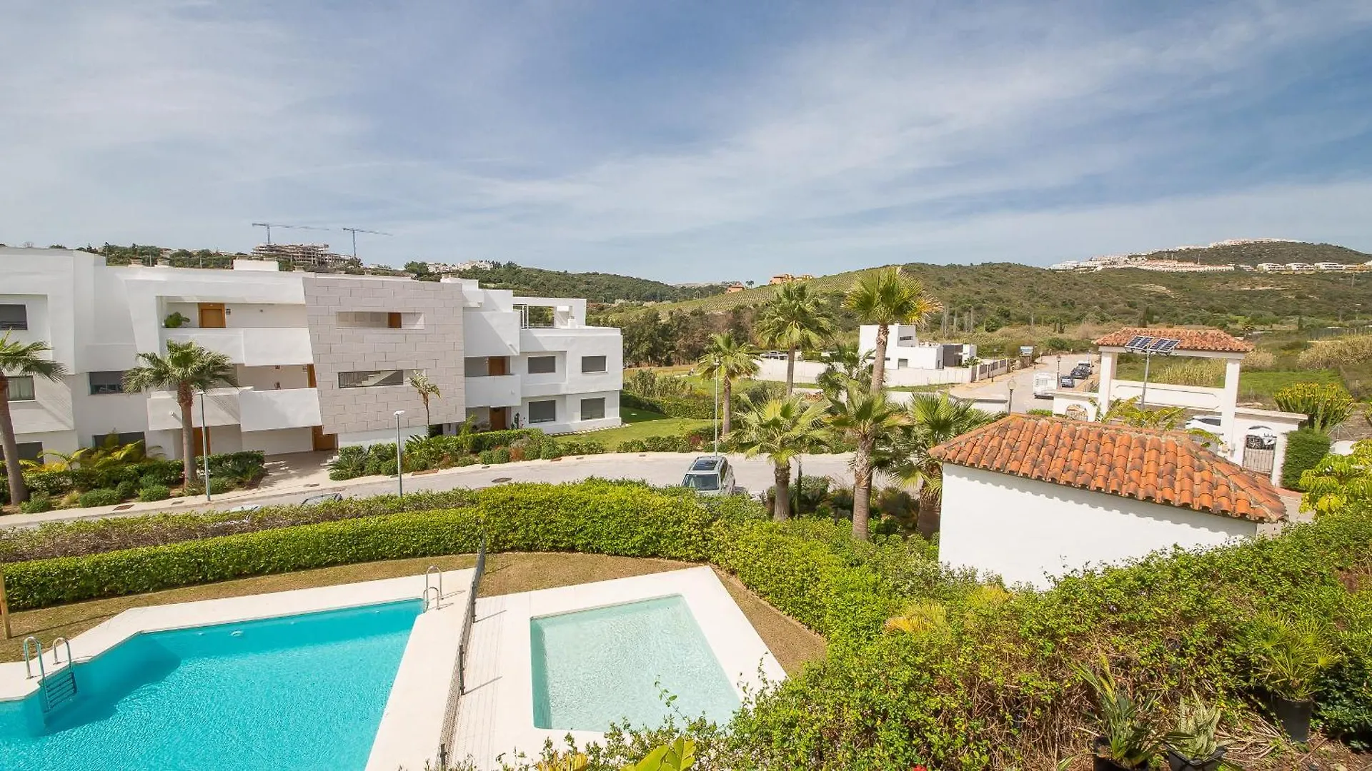 Casares Green 9 1B 0*,